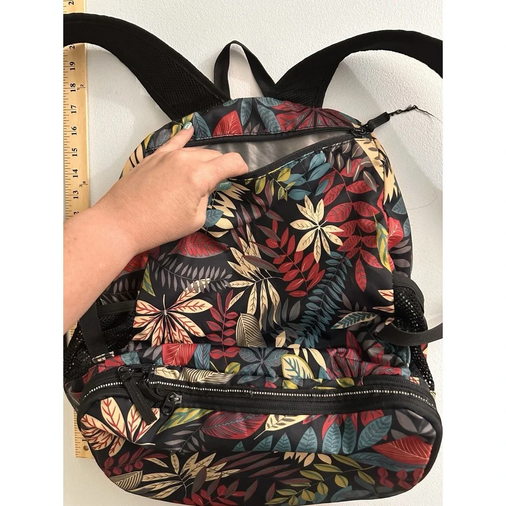 Venture Pal Floral Backpack Black/Multicolor Zip, Bottle Pocket